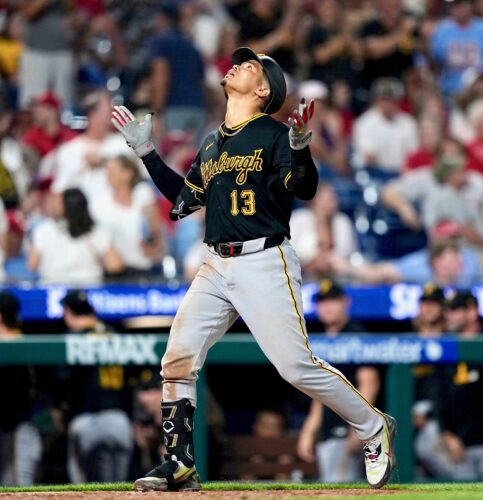 Pirates rally for 11-7 win over Phillies